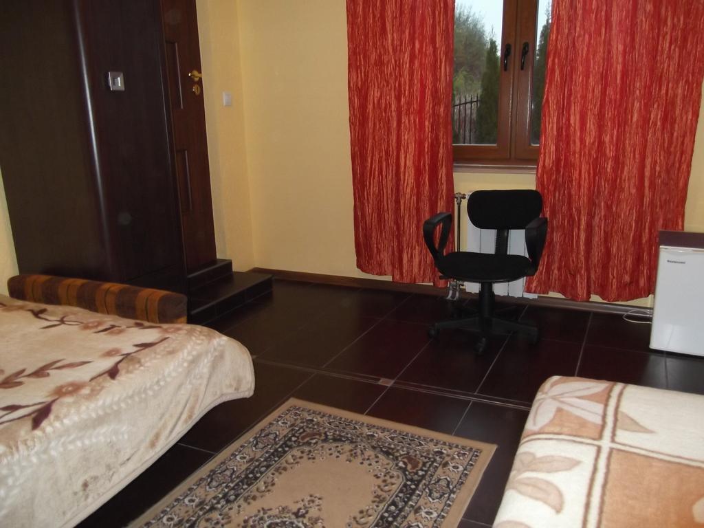 Dworek W Zieleni Varsóvia Quarto foto