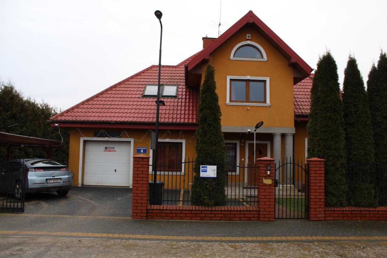 Dworek W Zieleni Varsóvia Exterior foto