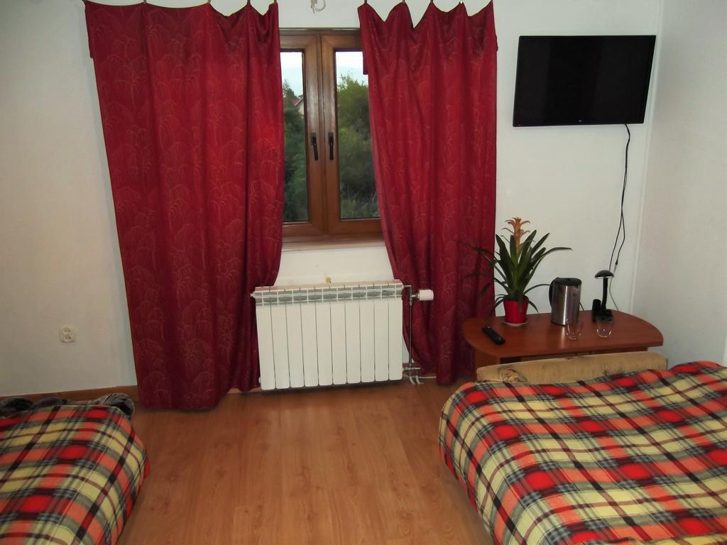 Dworek W Zieleni Varsóvia Quarto foto